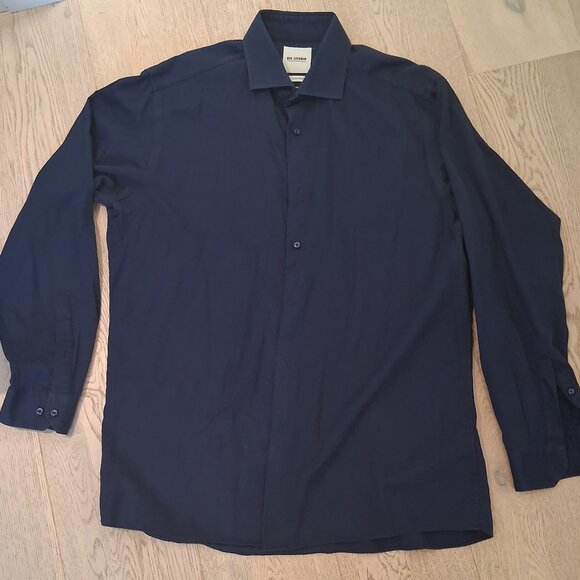 Men's Shirt - Picture 1 of 1